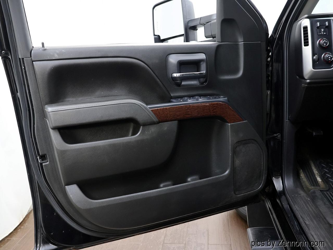 GMC Sierra 1500 4WD Crew Cab 143.5" SLE 2016