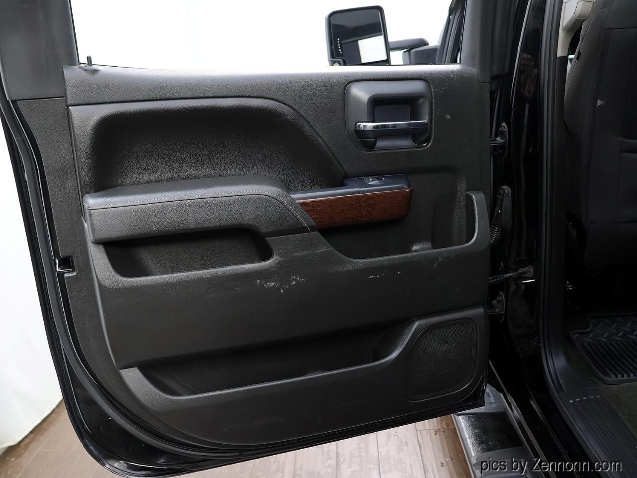 GMC Sierra 1500 4WD Crew Cab 143.5" SLE 2016