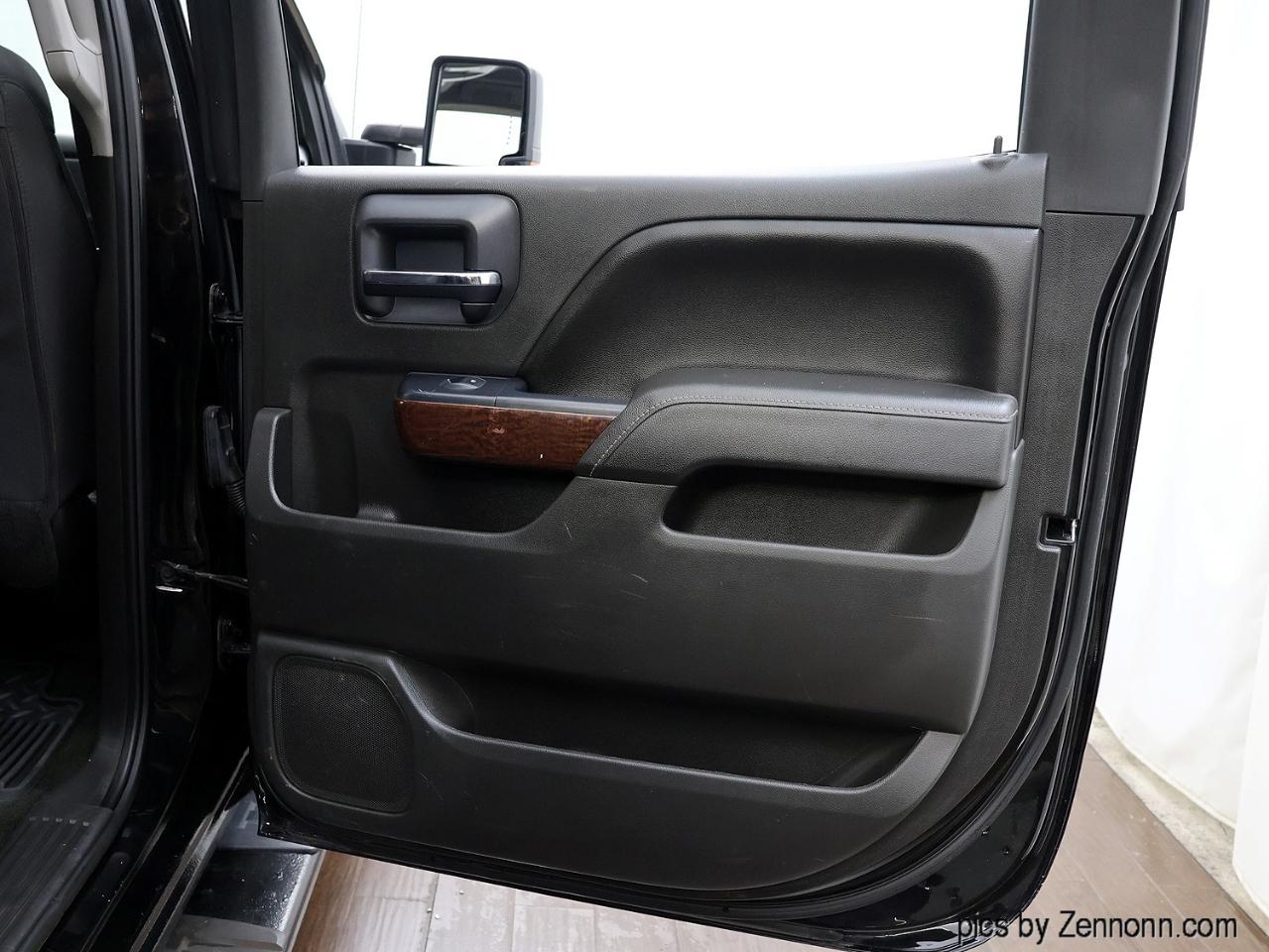 GMC Sierra 1500 4WD Crew Cab 143.5" SLE 2016