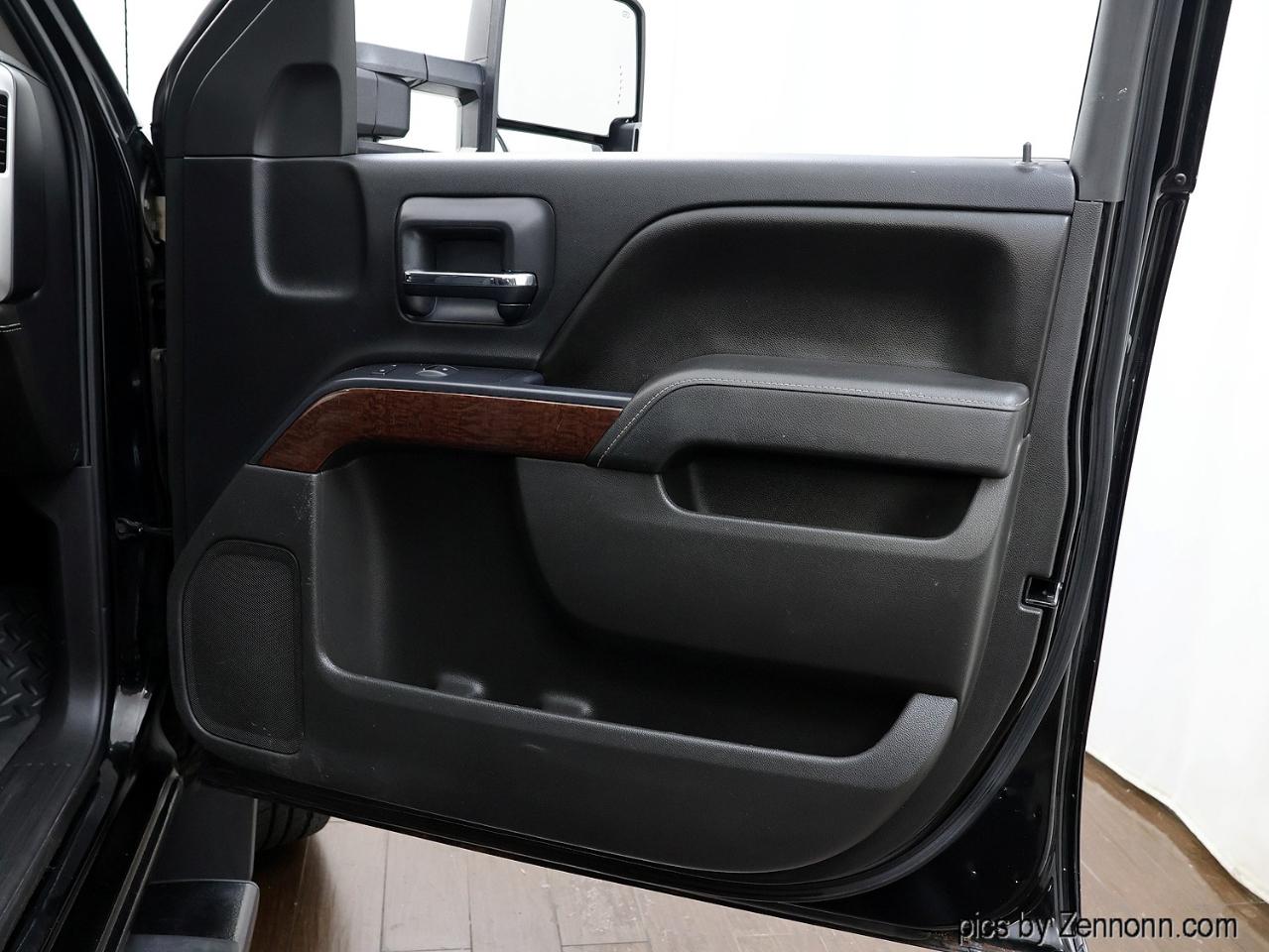 GMC Sierra 1500 4WD Crew Cab 143.5" SLE 2016