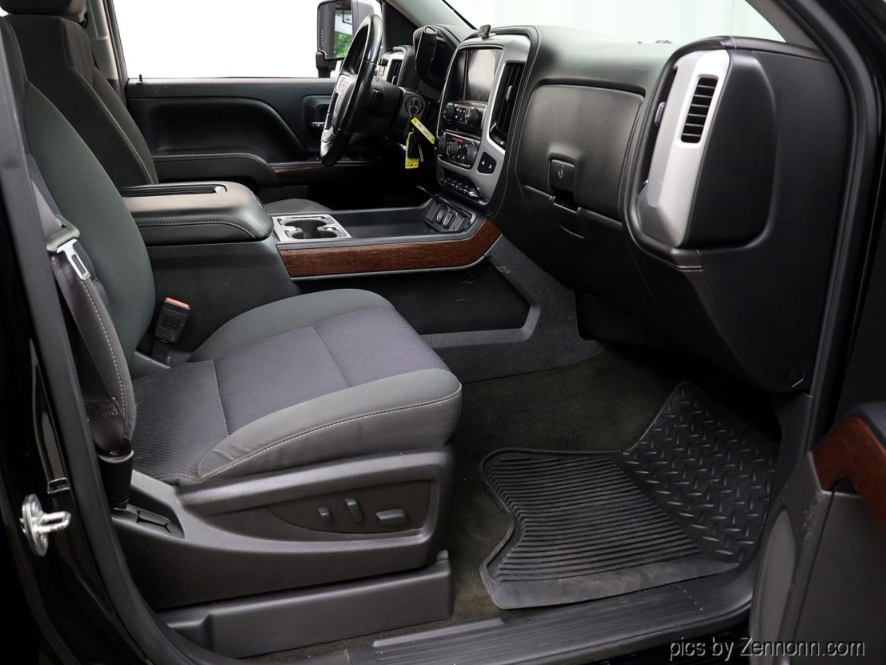 GMC Sierra 1500 4WD Crew Cab 143.5" SLE 2016