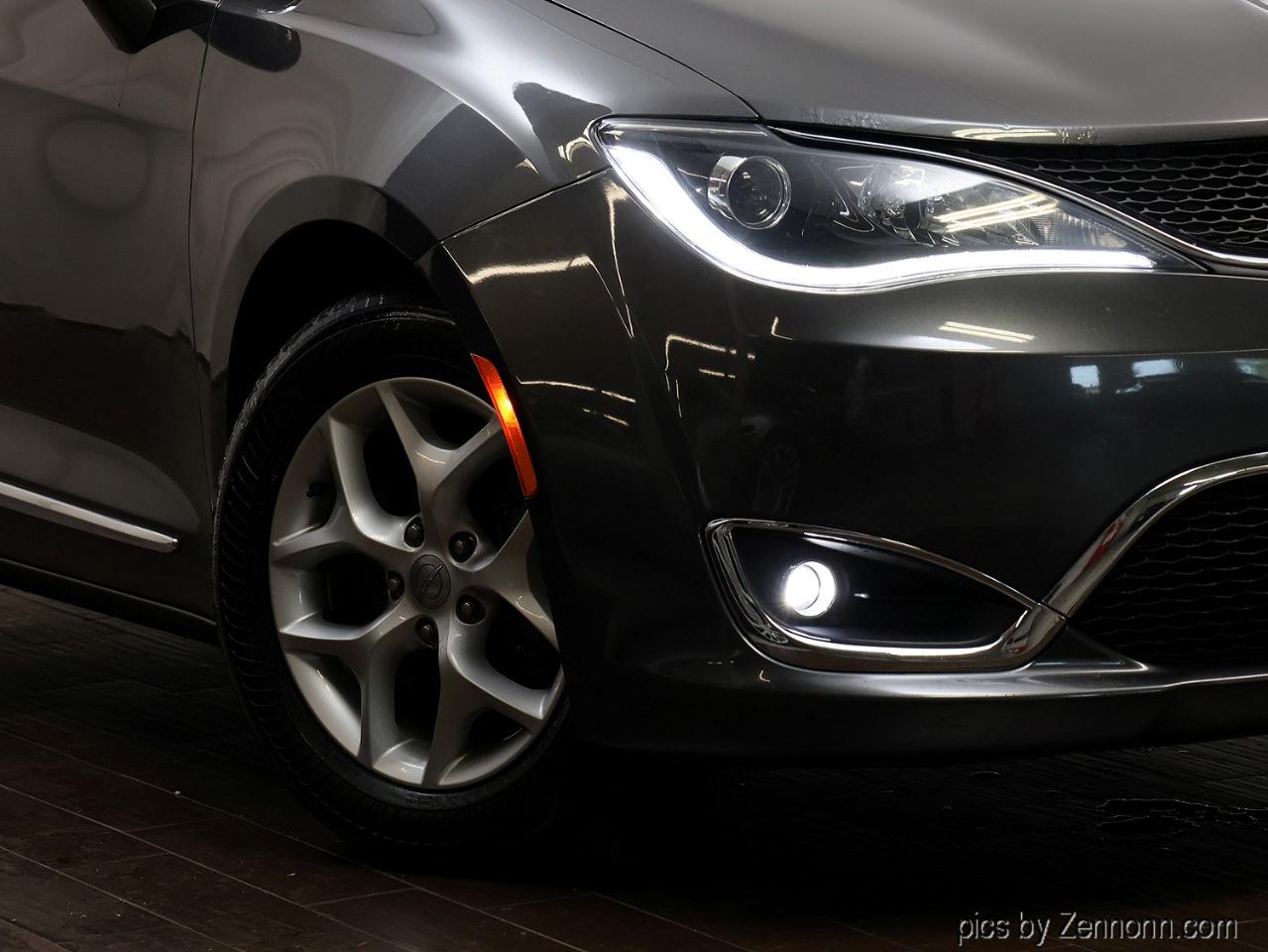 Chrysler Pacifica Limited FWD 2019