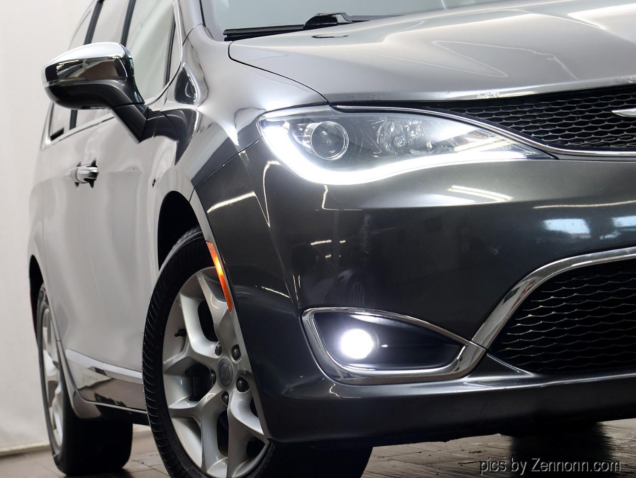Chrysler Pacifica Limited FWD 2019