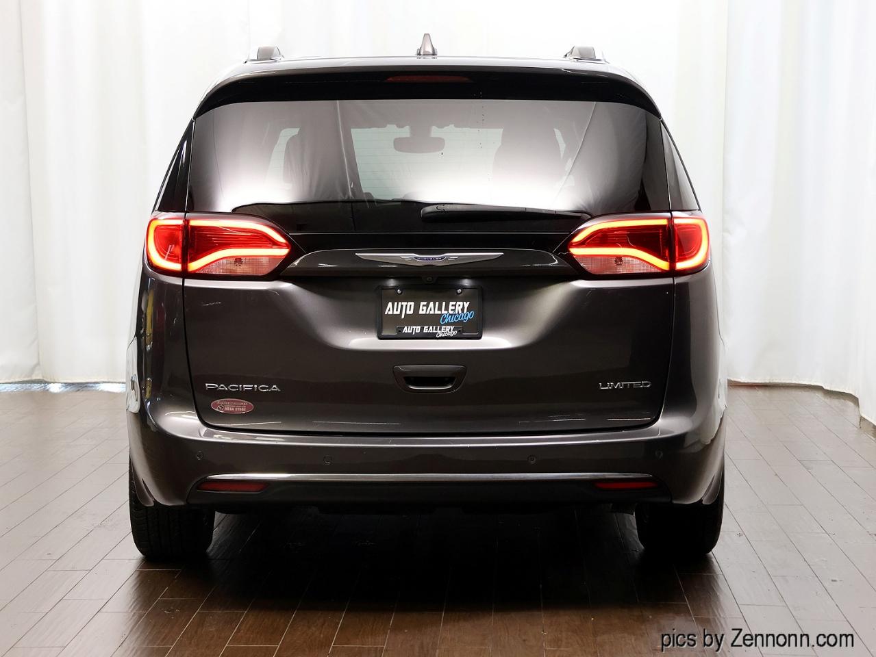 Chrysler Pacifica Limited FWD 2019