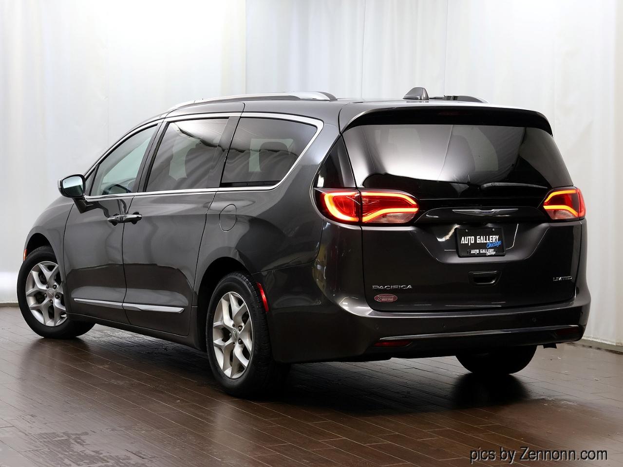 Chrysler Pacifica Limited FWD 2019