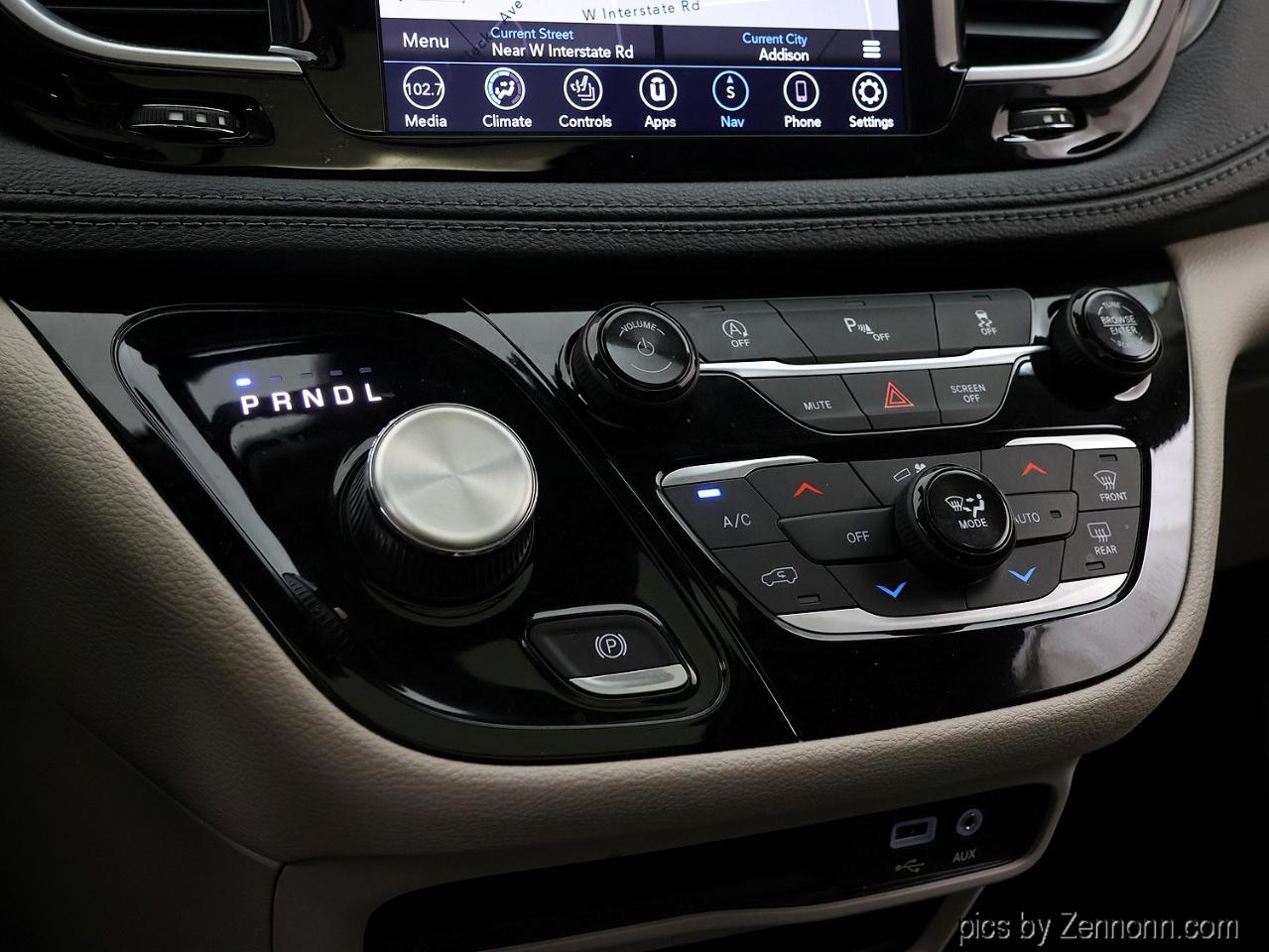 Chrysler Pacifica Limited FWD 2019