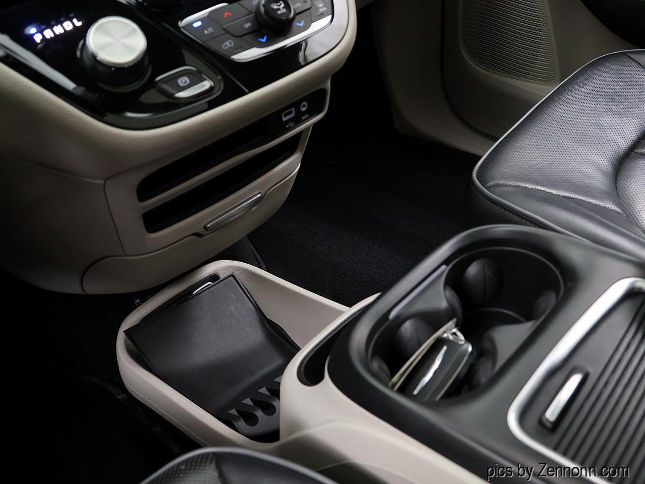 Chrysler Pacifica Limited FWD 2019
