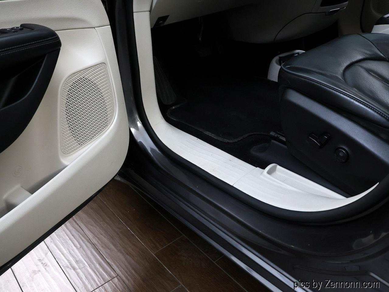 Chrysler Pacifica Limited FWD 2019