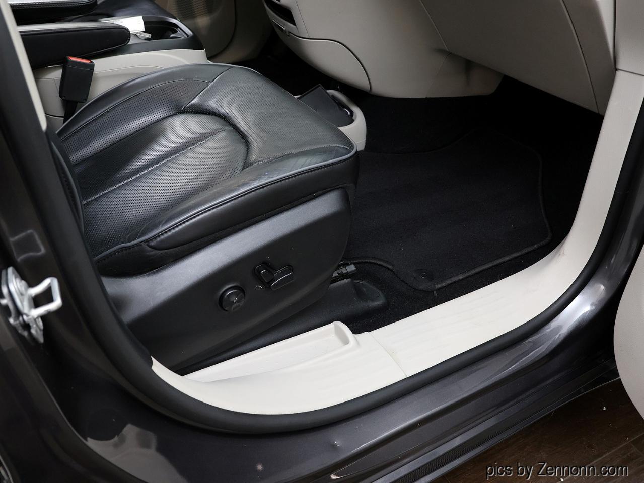 Chrysler Pacifica Limited FWD 2019