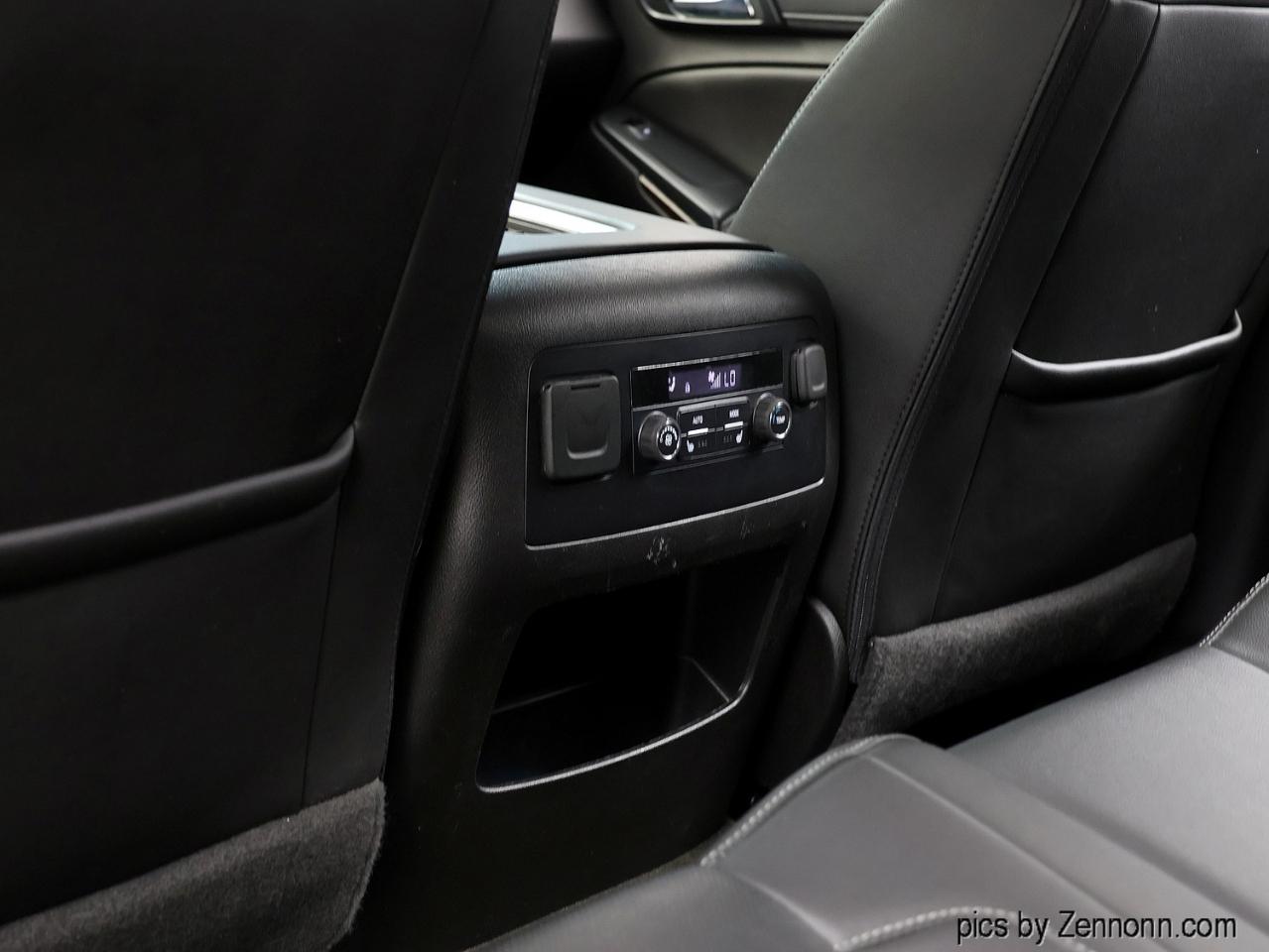 GMC Yukon 4WD 4dr SLT 2017