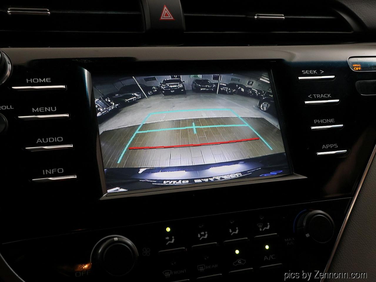 Toyota Camry XLE Auto (Natl) 2018