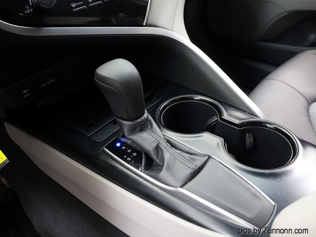 Toyota Camry XLE Auto (Natl) 2018