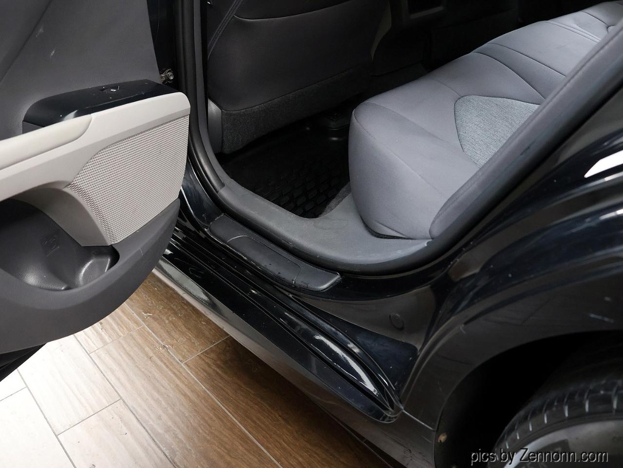 Toyota Camry XLE Auto (Natl) 2018