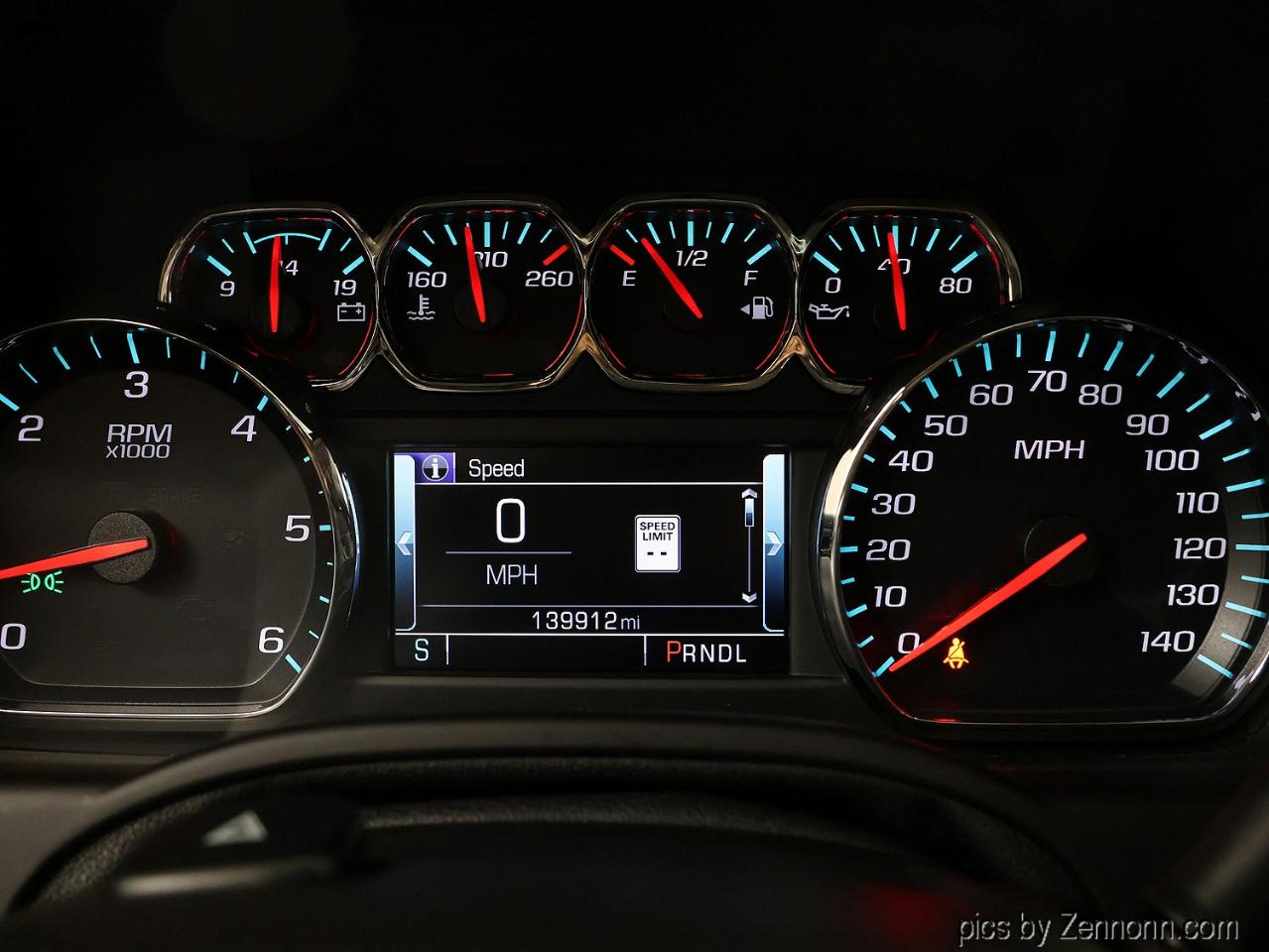Chevrolet Suburban 4WD 4dr 1500 LT 2018