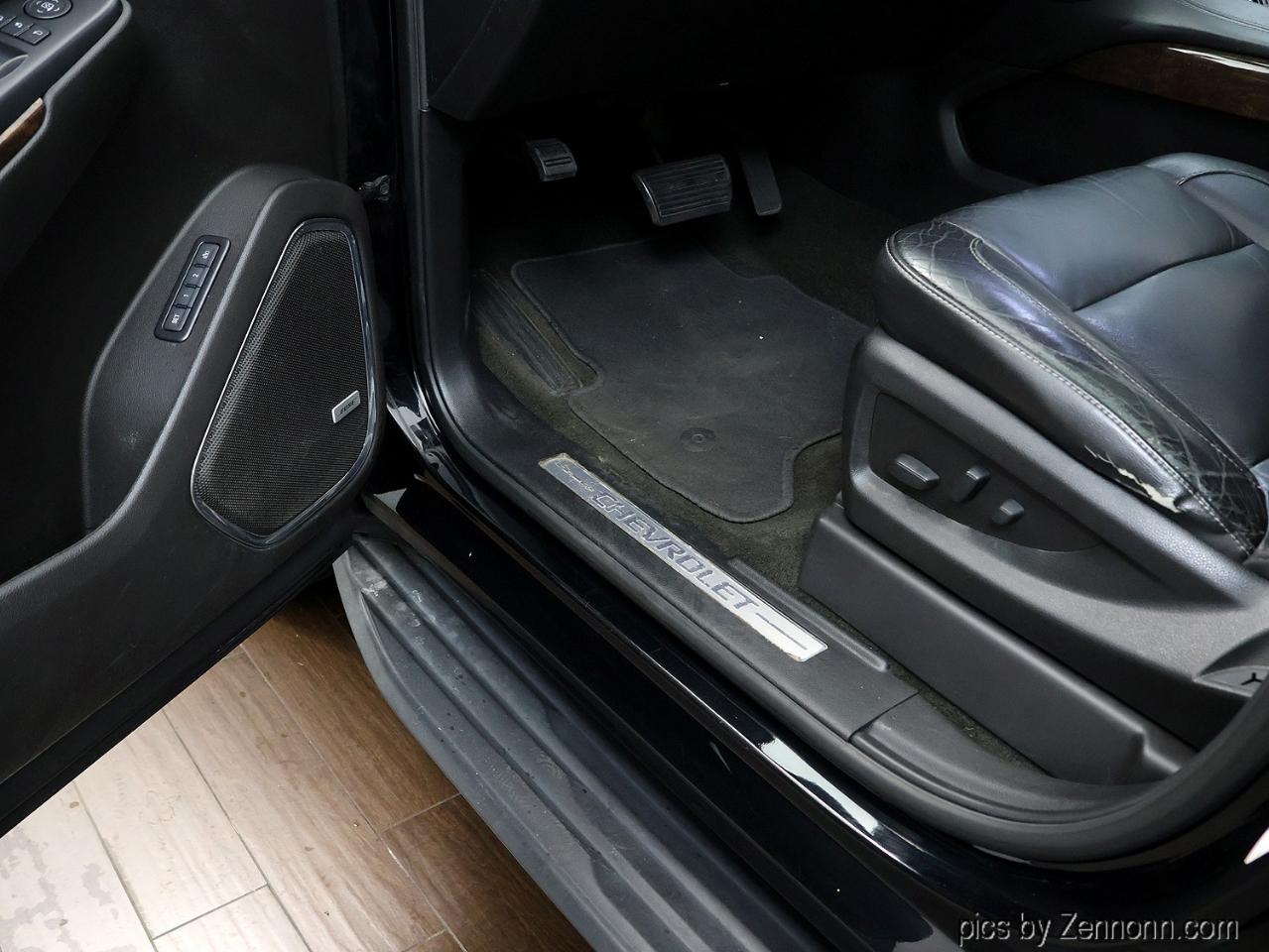 Chevrolet Suburban 4WD 4dr 1500 LT 2018