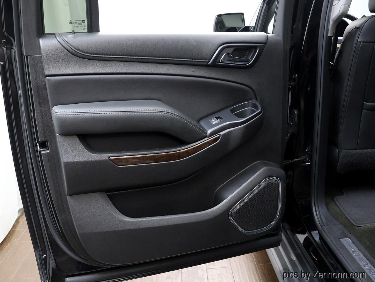 Chevrolet Suburban 4WD 4dr 1500 LT 2018