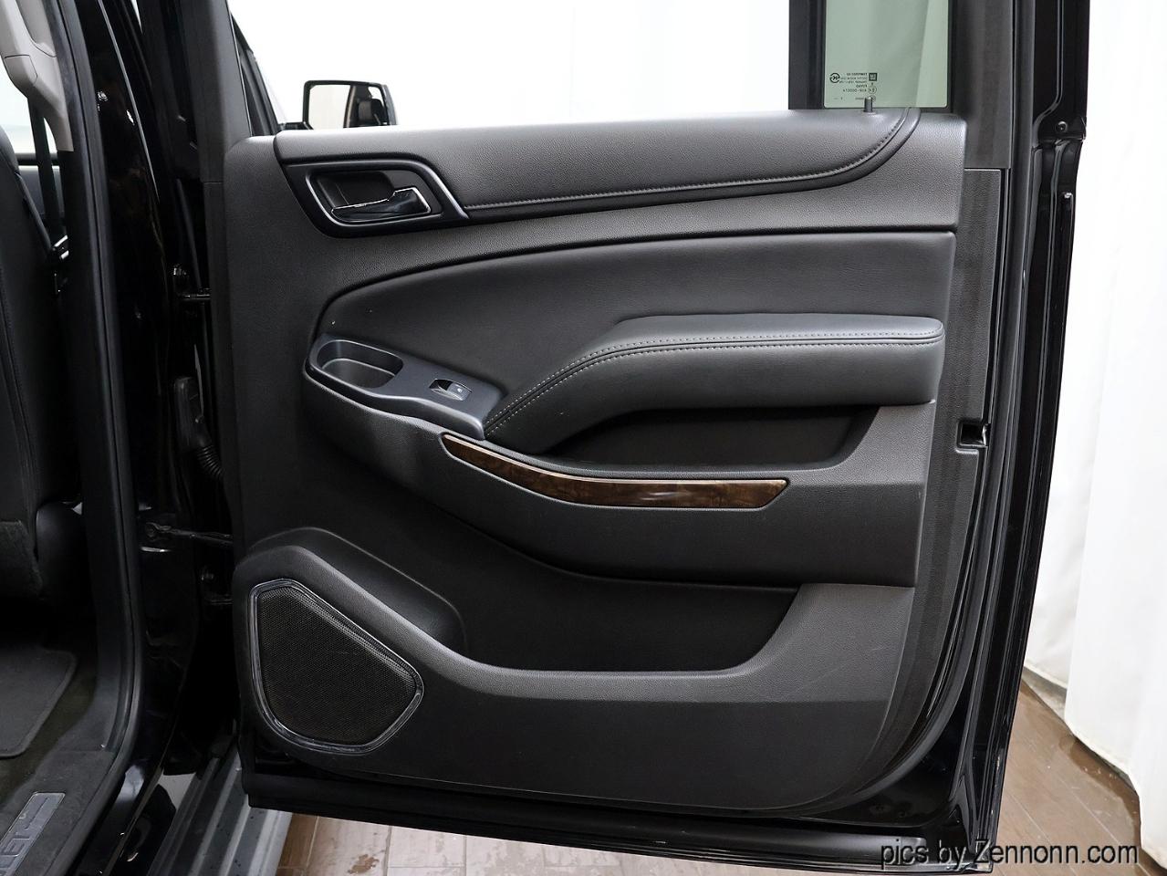Chevrolet Suburban 4WD 4dr 1500 LT 2018