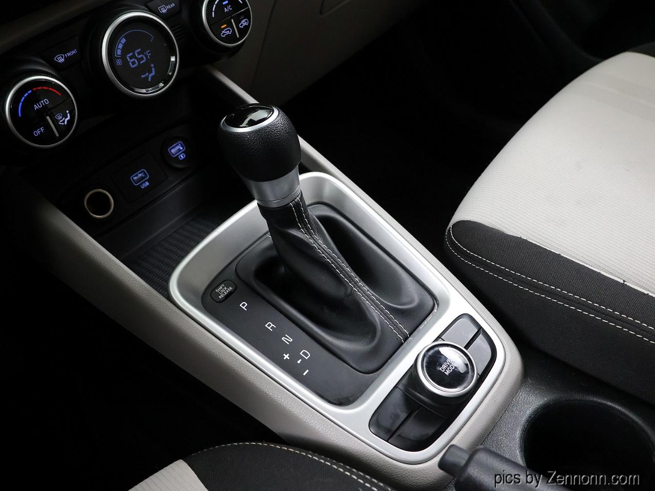 Hyundai Venue SEL IVT 2020