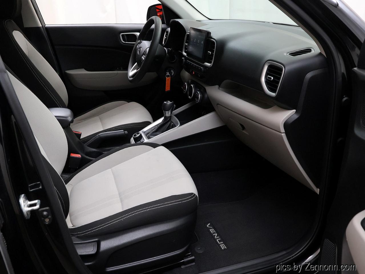 Hyundai Venue SEL IVT 2020