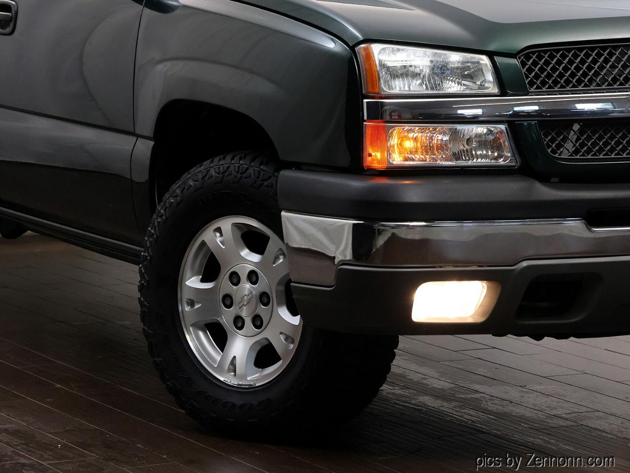 Chevrolet Avalanche 1500 5dr Crew Cab 130" WB 4WD Z71 2004