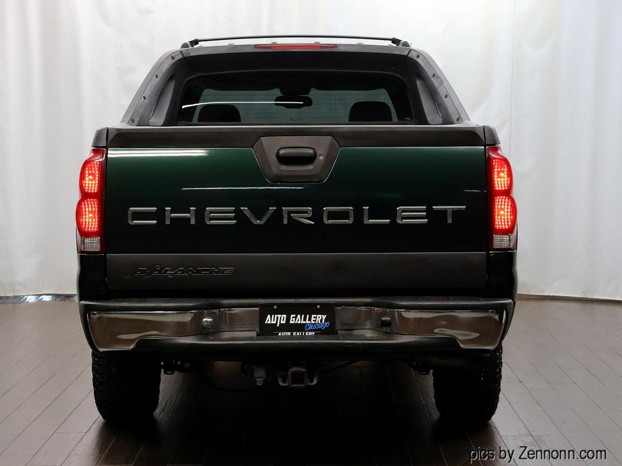 Chevrolet Avalanche 1500 5dr Crew Cab 130" WB 4WD Z71 2004