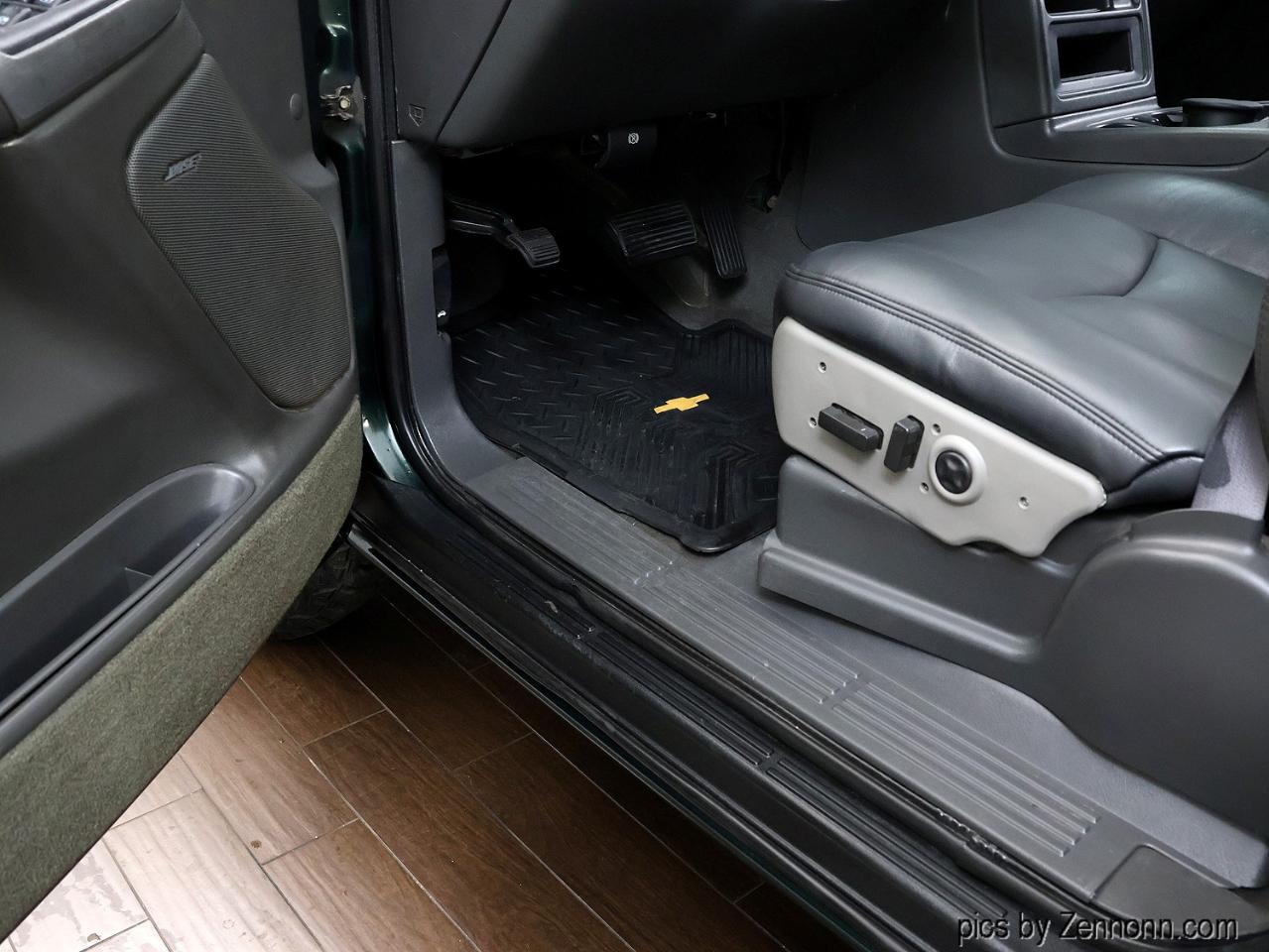 Chevrolet Avalanche 1500 5dr Crew Cab 130" WB 4WD Z71 2004