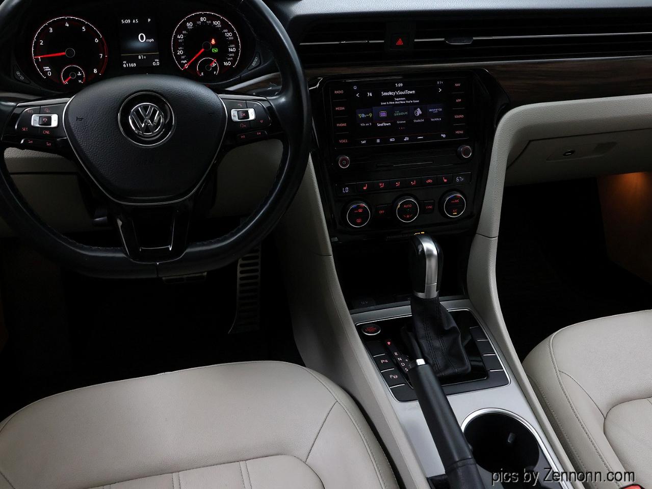 Volkswagen Passat 2.0T SEL Auto 2020