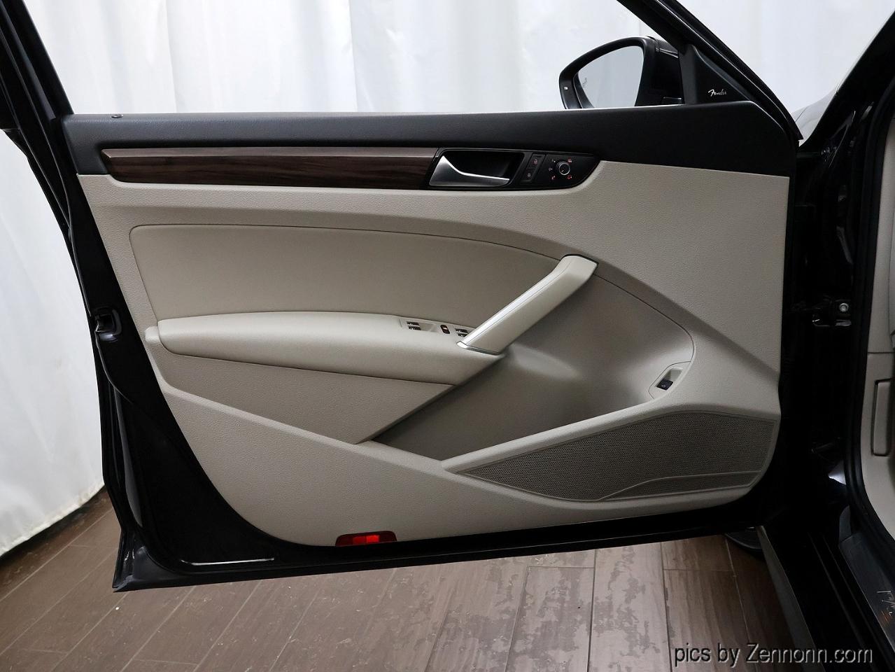 Volkswagen Passat 2.0T SEL Auto 2020