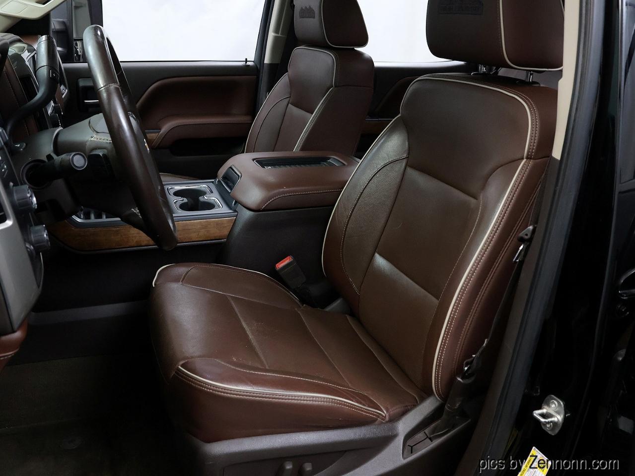 Chevrolet Silverado 1500 4WD Crew Cab 143.5" High Country 2016