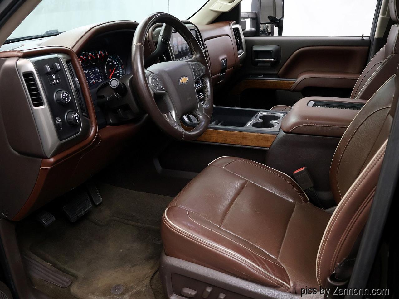 Chevrolet Silverado 1500 4WD Crew Cab 143.5" High Country 2016