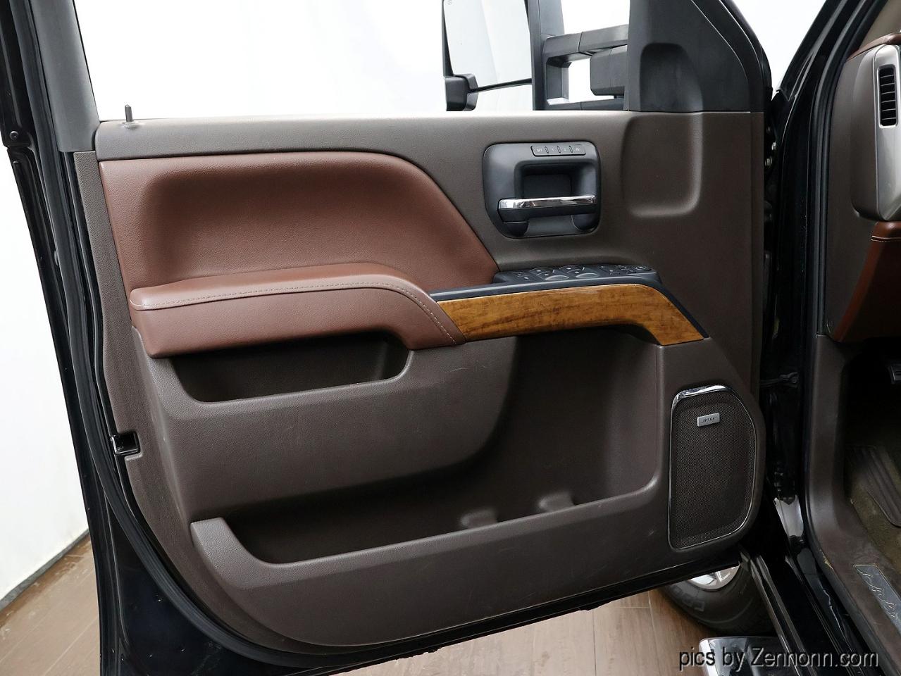 Chevrolet Silverado 1500 4WD Crew Cab 143.5" High Country 2016