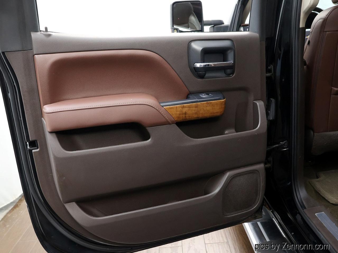 Chevrolet Silverado 1500 4WD Crew Cab 143.5" High Country 2016