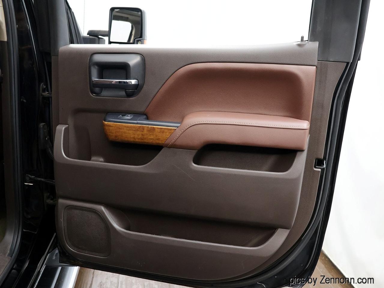 Chevrolet Silverado 1500 4WD Crew Cab 143.5" High Country 2016