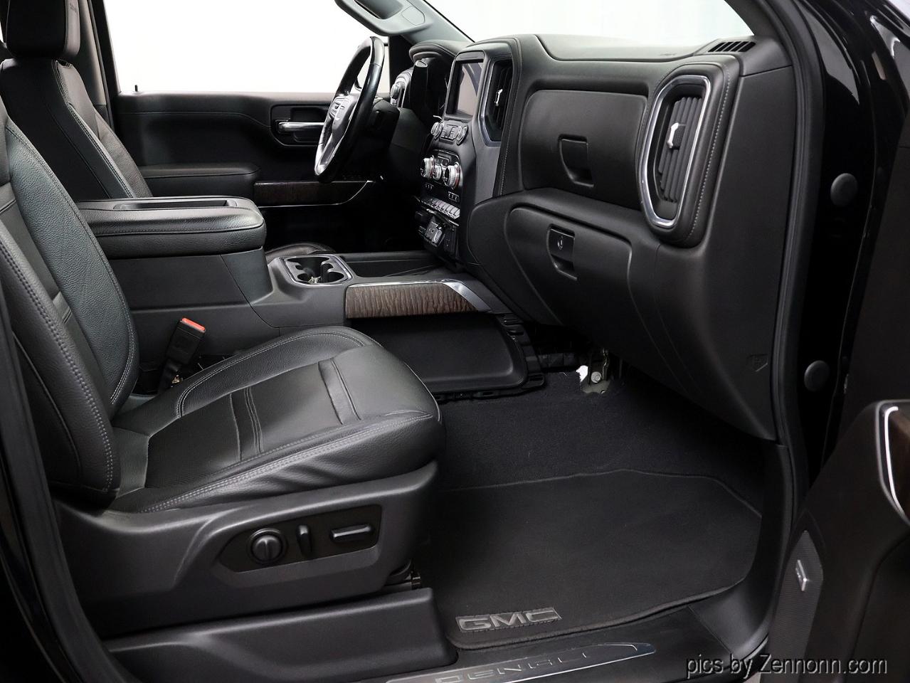 GMC Sierra 1500 4WD Crew Cab 147" Denali 2019