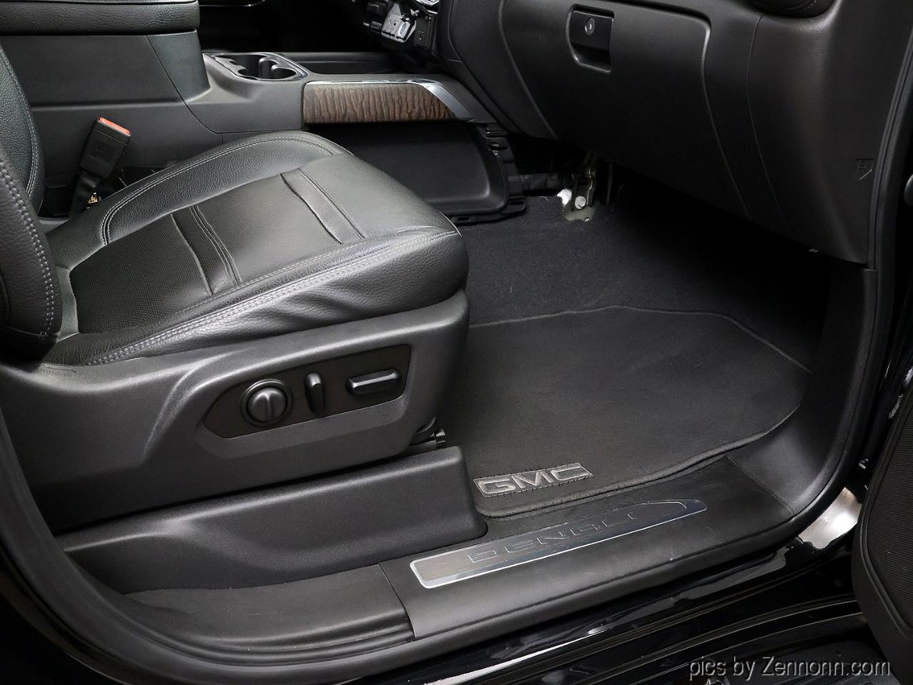 GMC Sierra 1500 4WD Crew Cab 147" Denali 2019