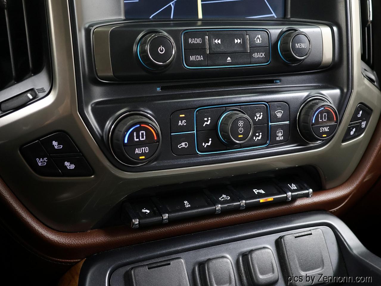 Chevrolet Silverado 1500 4WD Crew Cab 143.5" High Country 2014