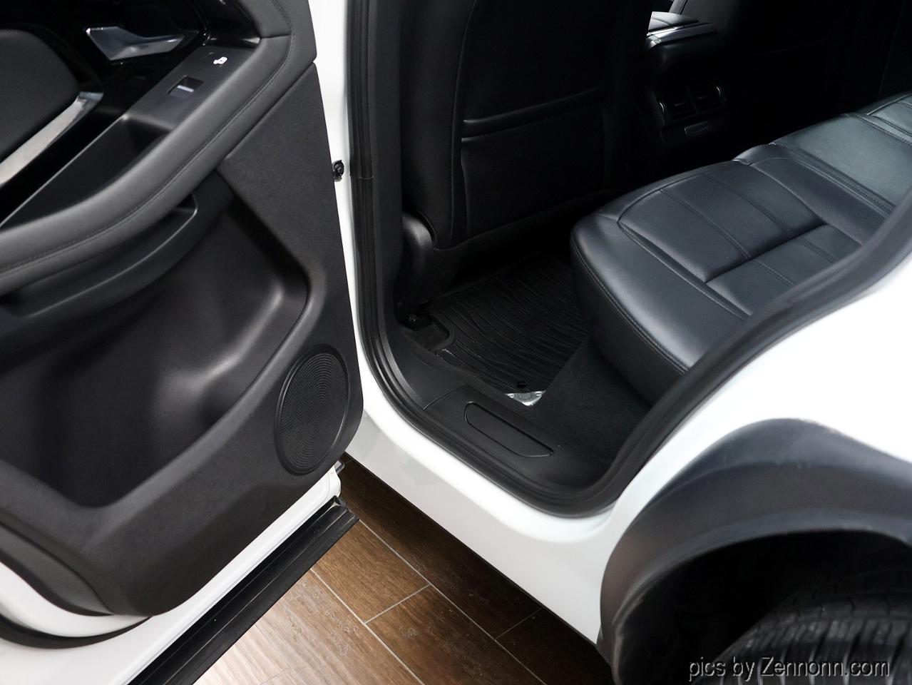 Land Rover Range Rover Evoque SE AWD 2021