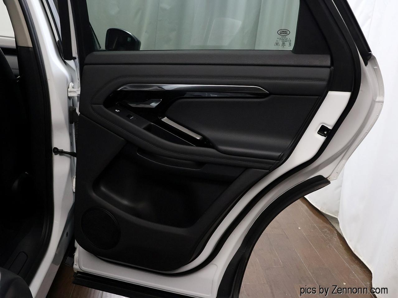 Land Rover Range Rover Evoque SE AWD 2021