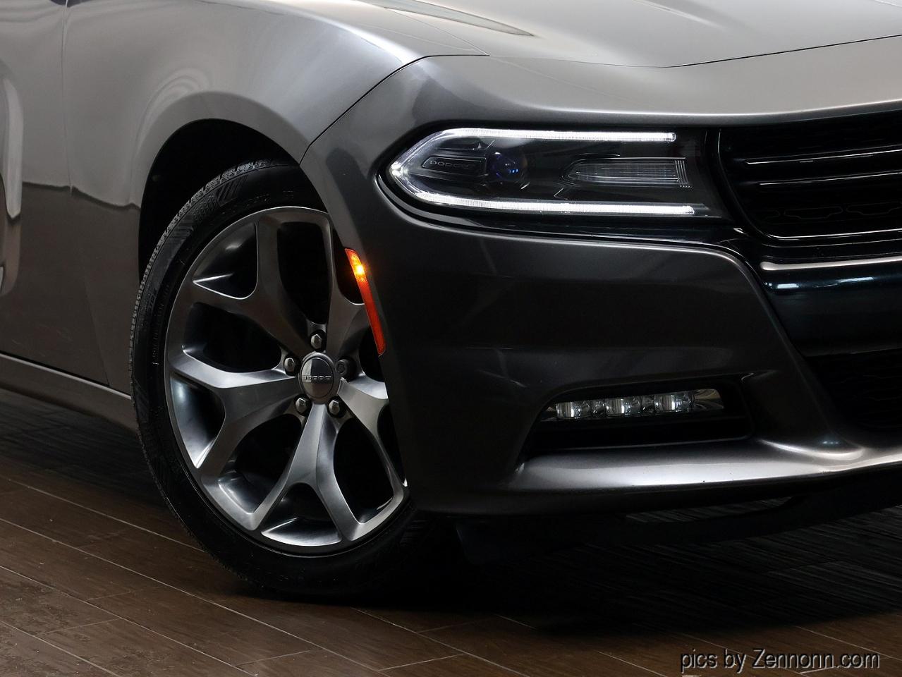 Dodge Charger 4dr Sdn SXT RWD 2016