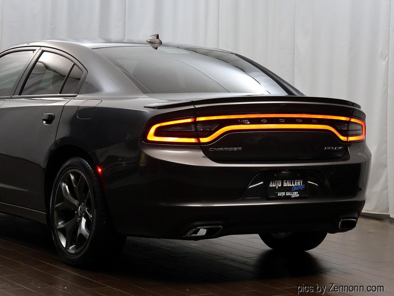 Dodge Charger 4dr Sdn SXT RWD 2016