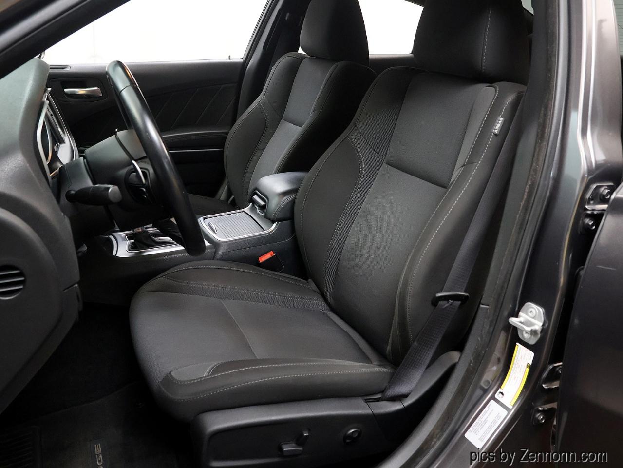 Dodge Charger 4dr Sdn SXT RWD 2016
