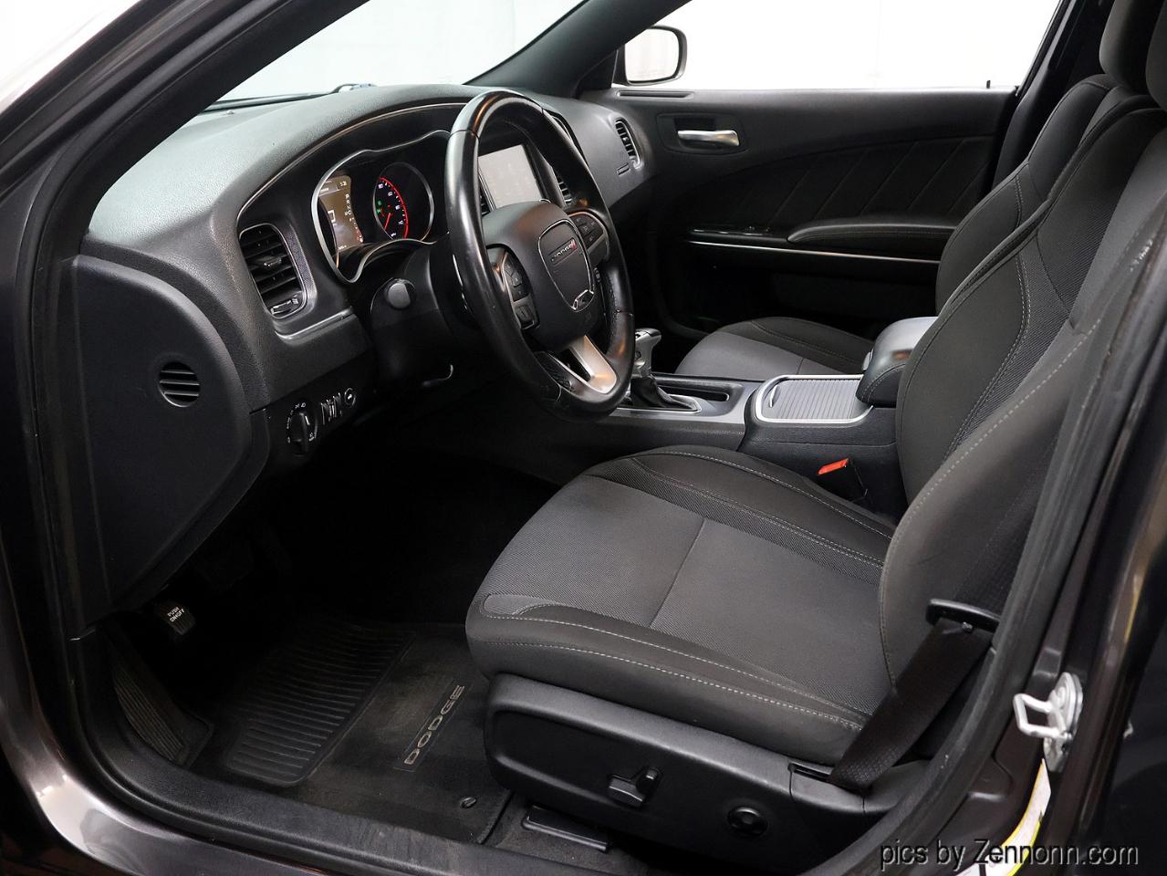 Dodge Charger 4dr Sdn SXT RWD 2016