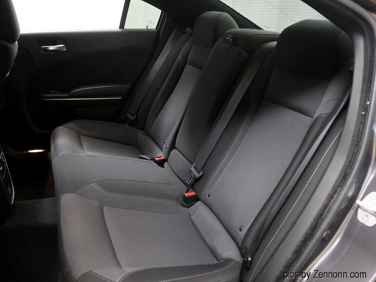 Dodge Charger 4dr Sdn SXT RWD 2016