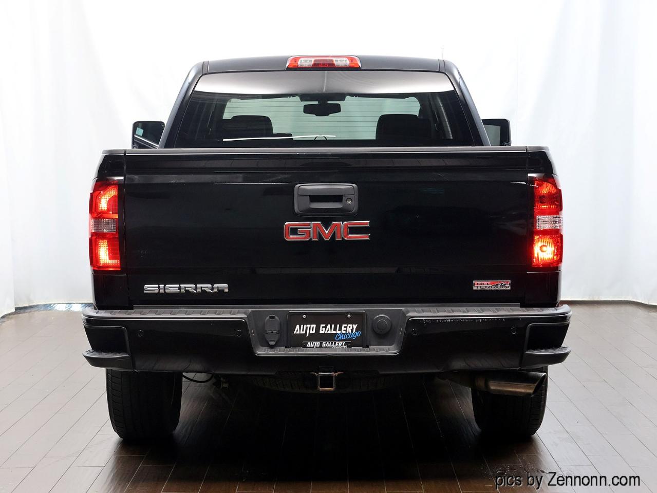 GMC Sierra 1500 4WD Crew Cab 143.5" SLT 2015