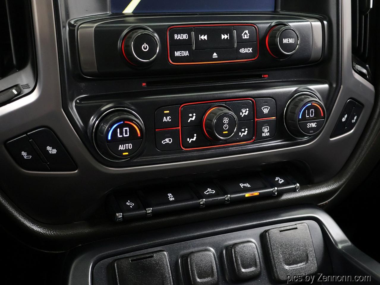 GMC Sierra 1500 4WD Crew Cab 143.5" SLT 2015