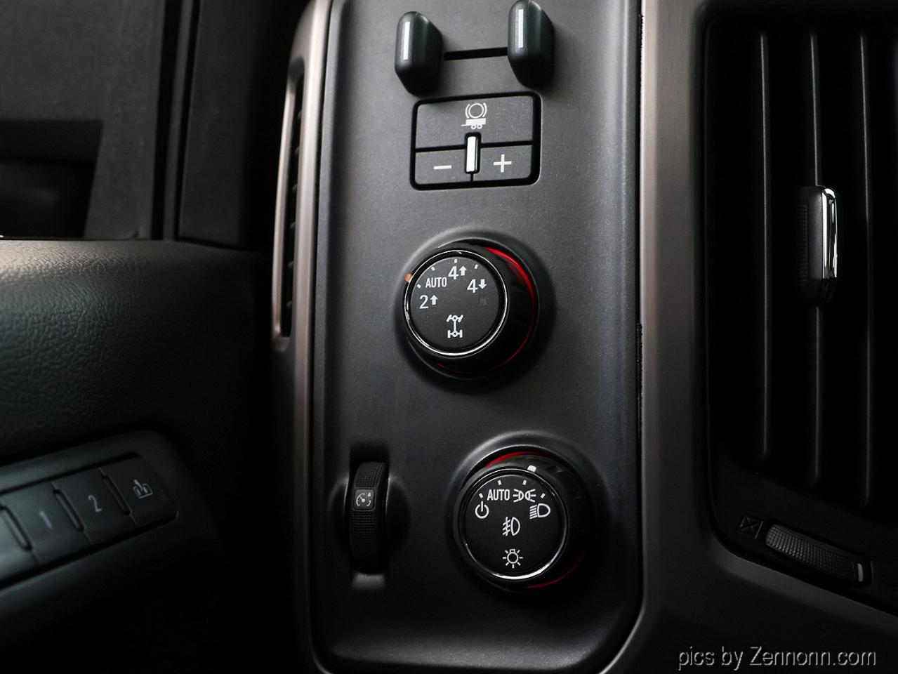 GMC Sierra 1500 4WD Crew Cab 143.5" SLT 2015