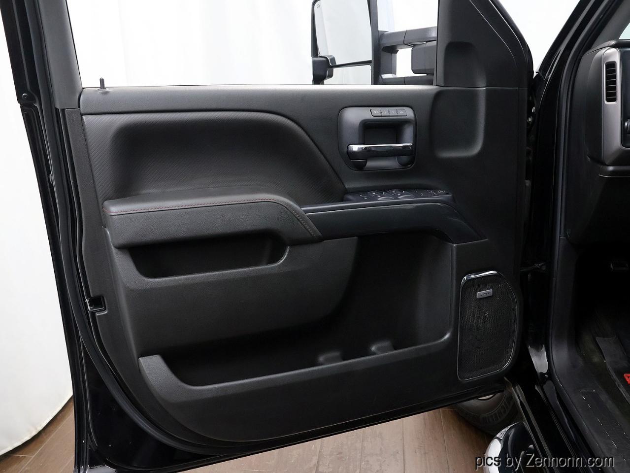 GMC Sierra 1500 4WD Crew Cab 143.5" SLT 2015