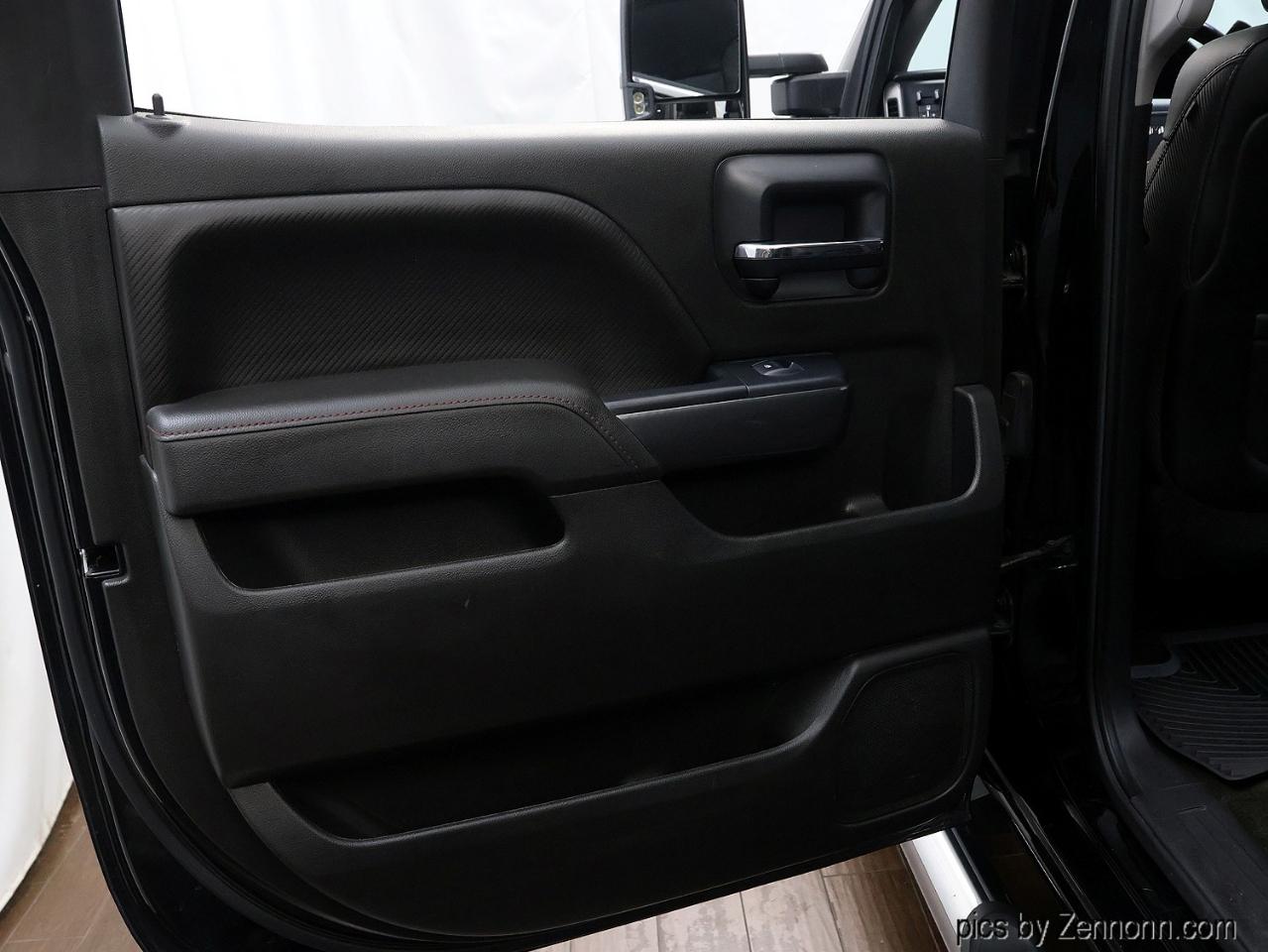 GMC Sierra 1500 4WD Crew Cab 143.5" SLT 2015