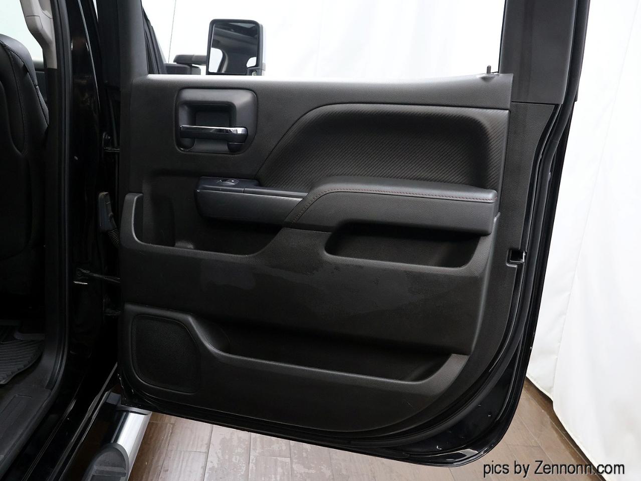 GMC Sierra 1500 4WD Crew Cab 143.5" SLT 2015