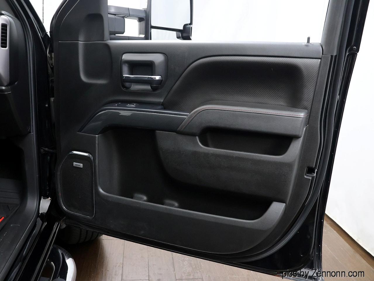 GMC Sierra 1500 4WD Crew Cab 143.5" SLT 2015
